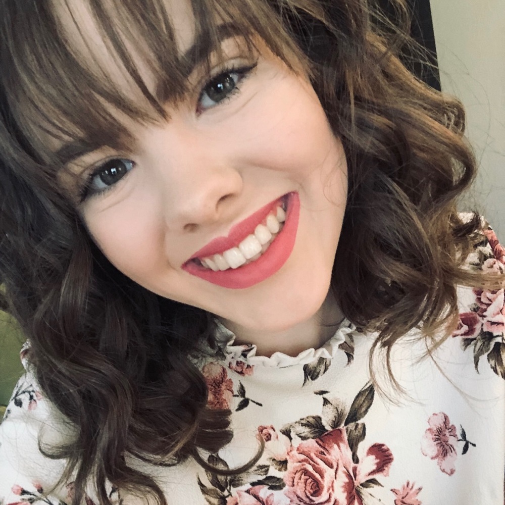 Hey! I’m Em!